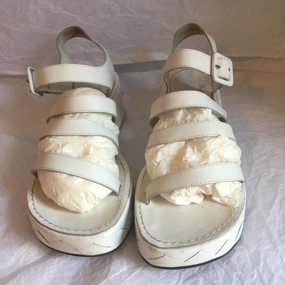 ROBERT CLERGERIE WHITE SANDALS SZ-9 - Picture 2 of 8